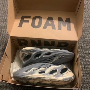 Yeezy foam runner mxt moon gray